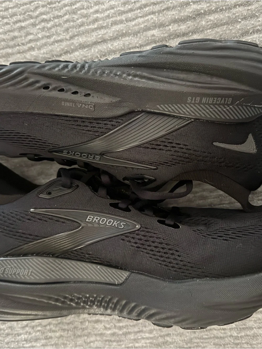 Brooks Black Women's Athletic Running Shoes